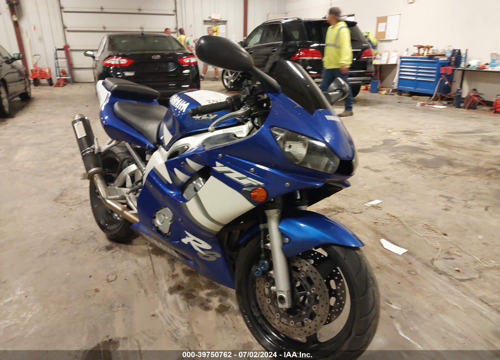 2000 YAMAHA YZFR6 L VIN: JYARJ04E0YA010149