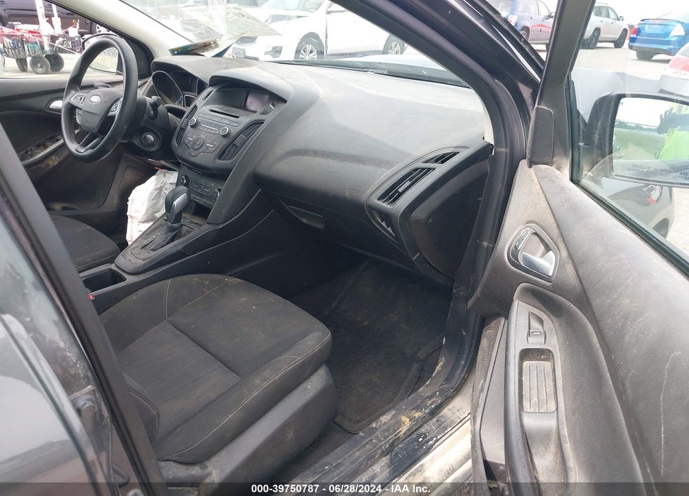 2017 FORD FOCUS SE VIN: 1FADP3F21HL315364
