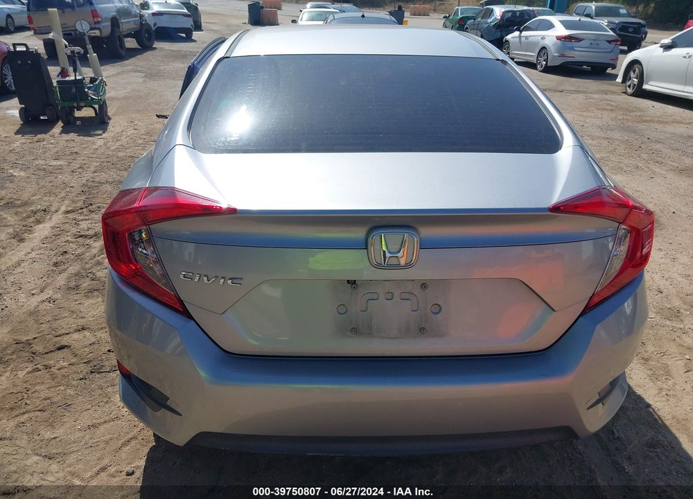 2018 HONDA CIVIC LX VIN: 2HGFC2F56JH557235