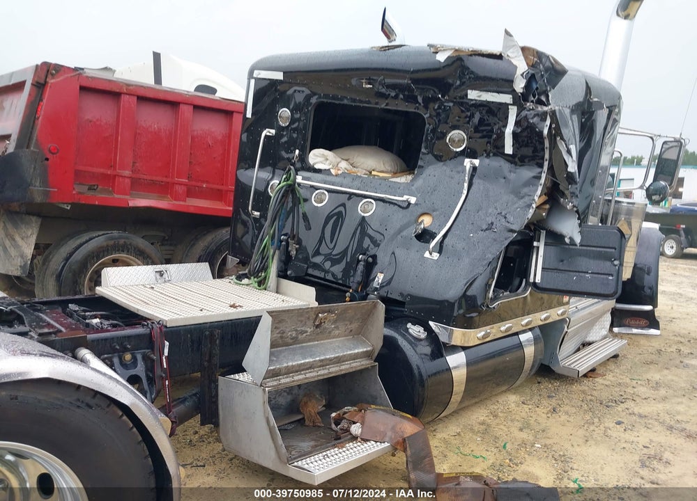 2018 PETERBILT 389 VIN: 1XPXD49XXJD433537