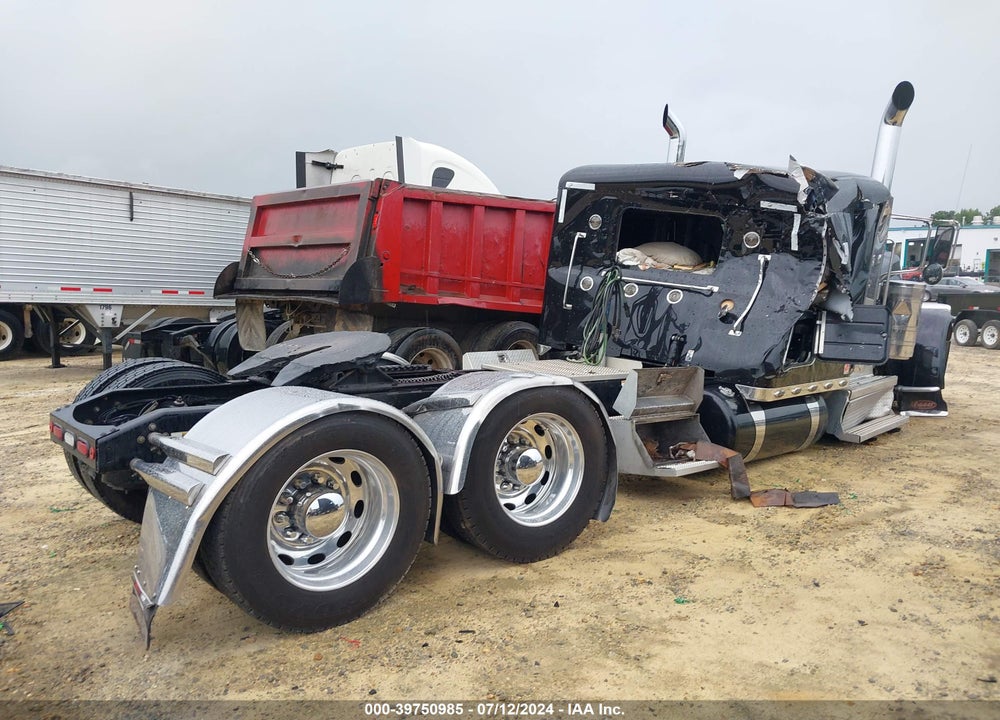 2018 PETERBILT 389 VIN: 1XPXD49XXJD433537