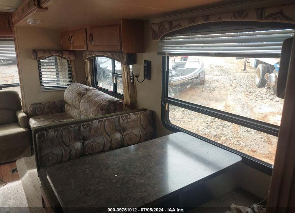 2011 FOREST RIVER RV WILDWOOD M-28RLSS VIN: 4X4TWDD23BA245865