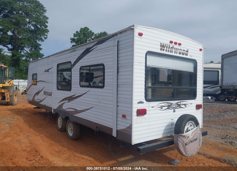 2011 FOREST RIVER RV WILDWOOD M-28RLSS VIN: 4X4TWDD23BA245865