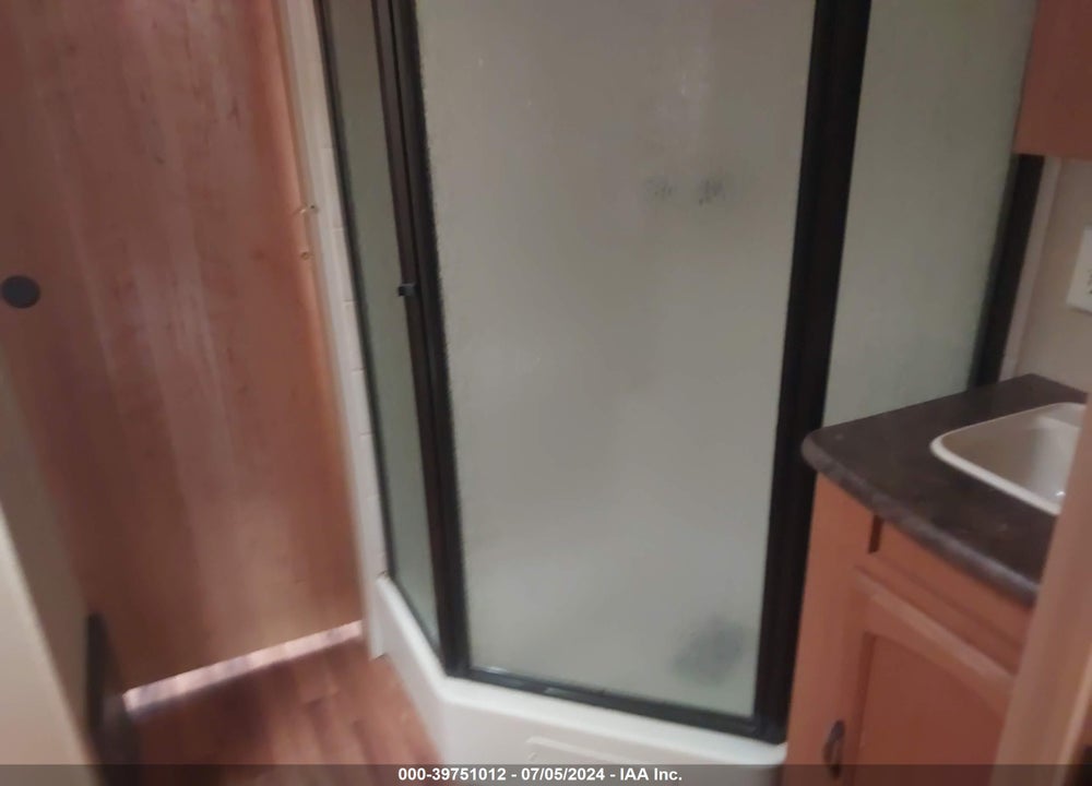 2011 FOREST RIVER RV WILDWOOD M-28RLSS VIN: 4X4TWDD23BA245865