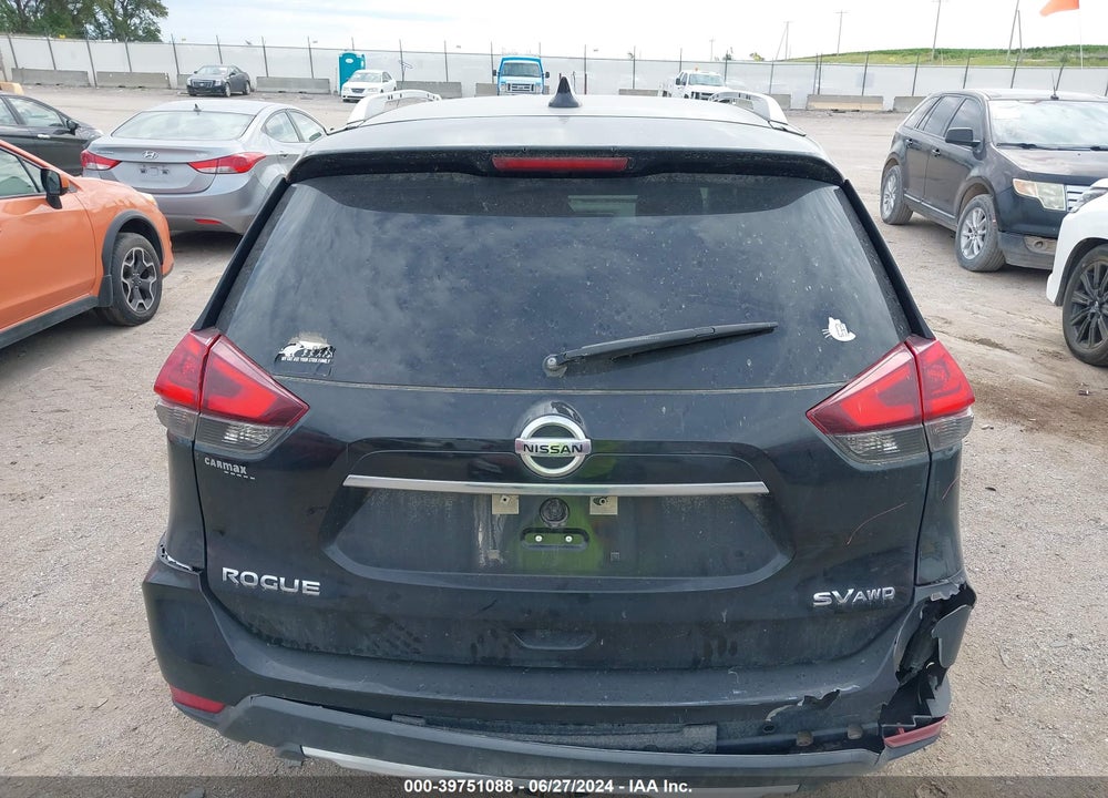 2018 NISSAN ROGUE SV VIN: KNMAT2MV6JP534626