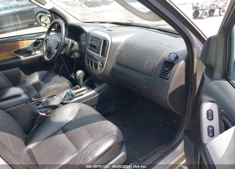 2005 FORD ESCAPE LIMITED VIN: 1FMCU94175KA72538