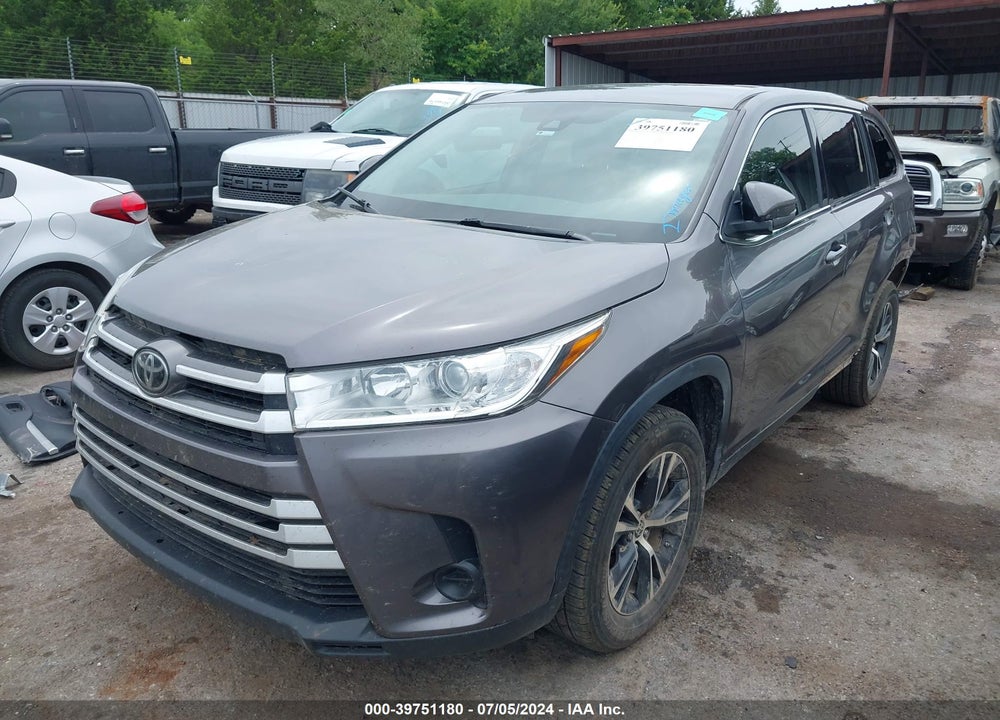 2019 TOYOTA HIGHLANDER LE VIN: 5TDZZRFH6KS368794