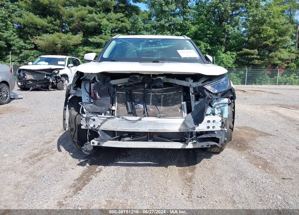 2022 TOYOTA HIGHLANDER XLE VIN: 5TDHZRBH5NS228953