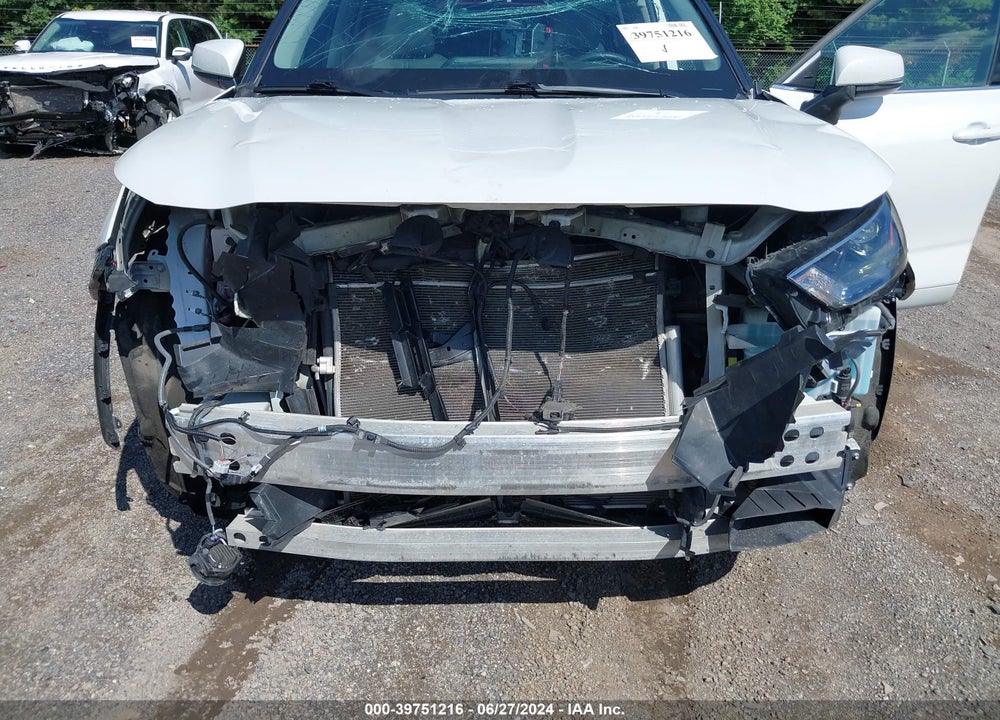 2022 TOYOTA HIGHLANDER XLE VIN: 5TDHZRBH5NS228953