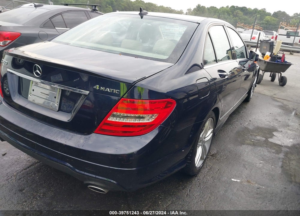 2013 MERCEDES-BENZ C 300 LUXURY 4MATIC/SPORT 4MATIC VIN: WDDGF8AB4DR275275