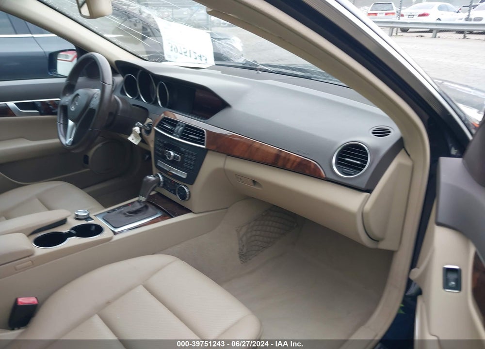 2013 MERCEDES-BENZ C 300 LUXURY 4MATIC/SPORT 4MATIC VIN: WDDGF8AB4DR275275