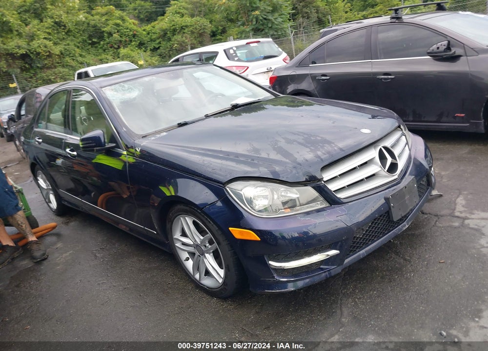2013 MERCEDES-BENZ C 300 LUXURY 4MATIC/SPORT 4MATIC VIN: WDDGF8AB4DR275275