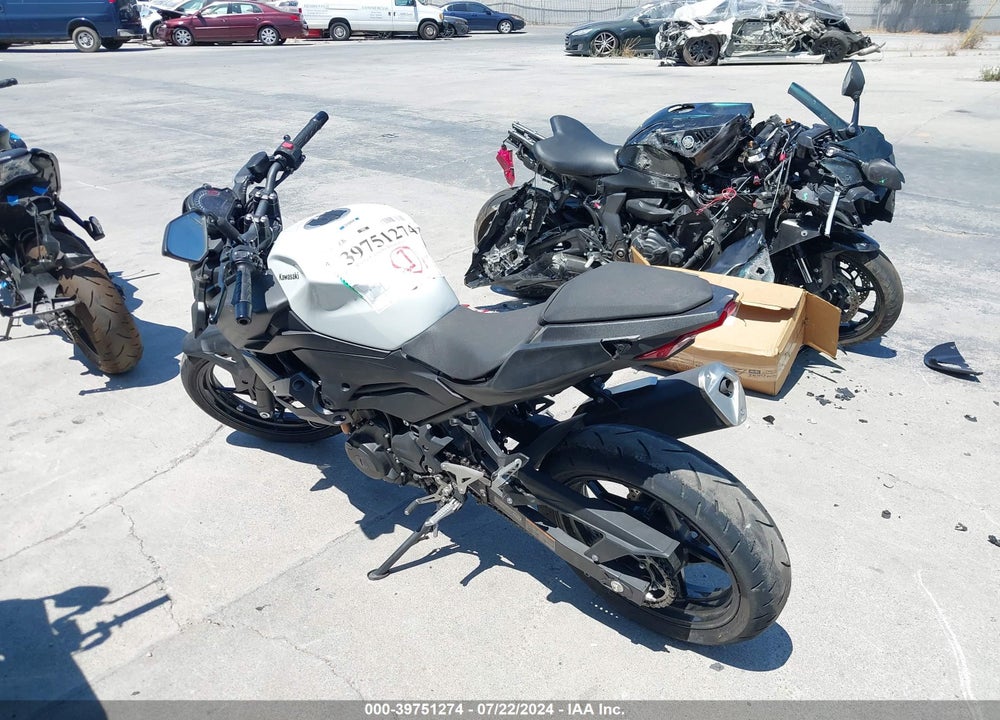 2022 KAWASAKI ER400 D VIN: JKAERKD11NDAF3468