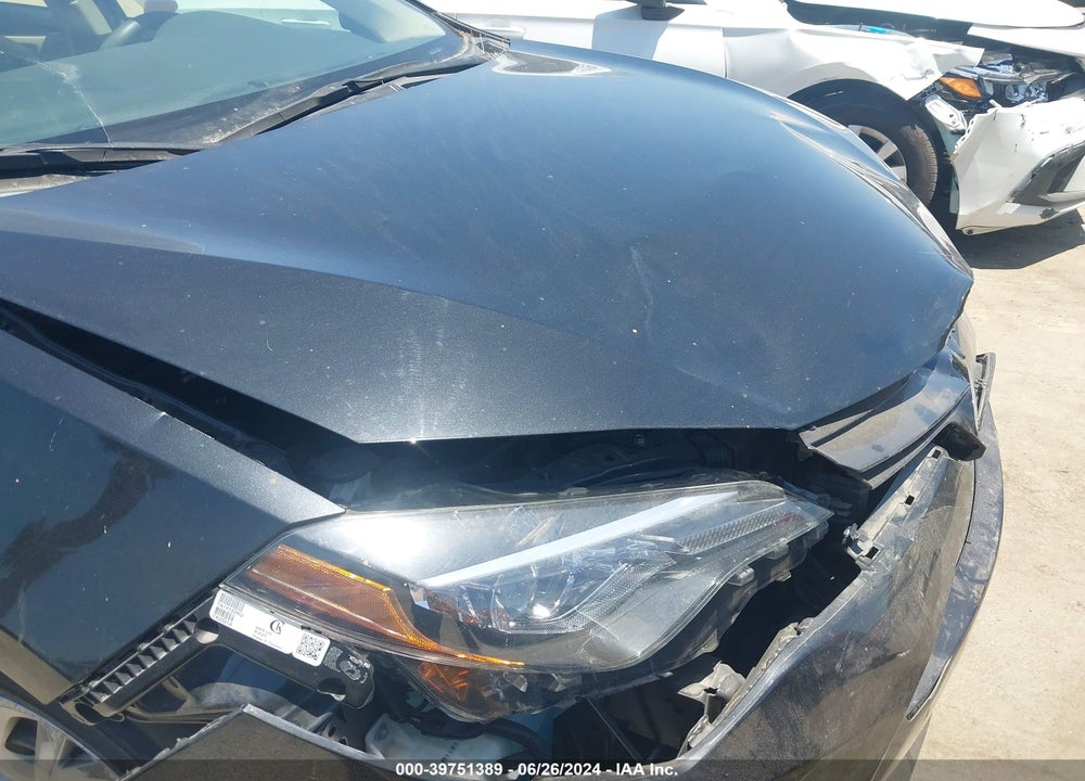 2018 TOYOTA COROLLA LE VIN: 5YFBURHEXJP776497