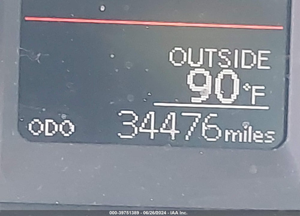 2018 TOYOTA COROLLA LE VIN: 5YFBURHEXJP776497