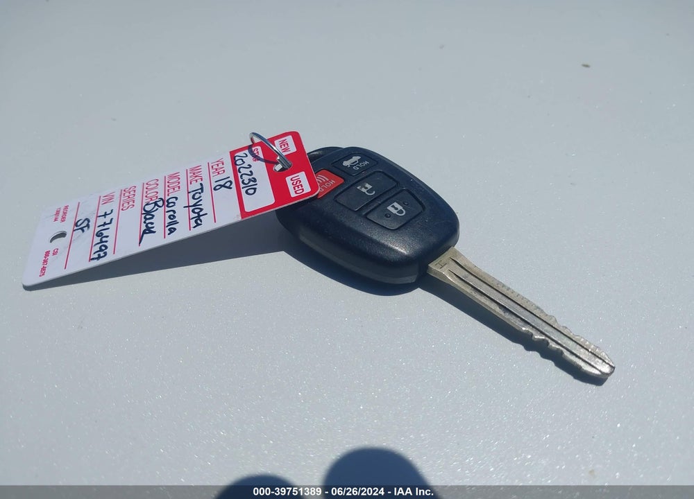 2018 TOYOTA COROLLA LE VIN: 5YFBURHEXJP776497