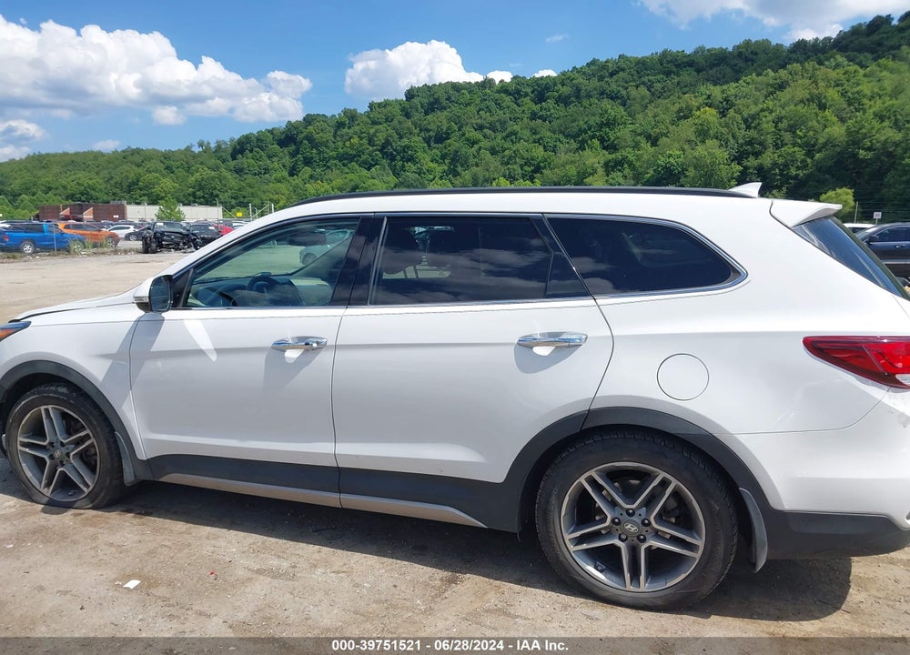 2018 HYUNDAI SANTA FE VIN: KM8SRDHF0JU283388
