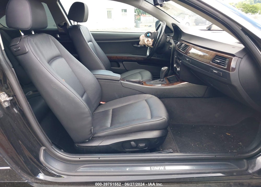 2010 BMW 328I XDRIVE VIN: WBAWV5C57AP082086