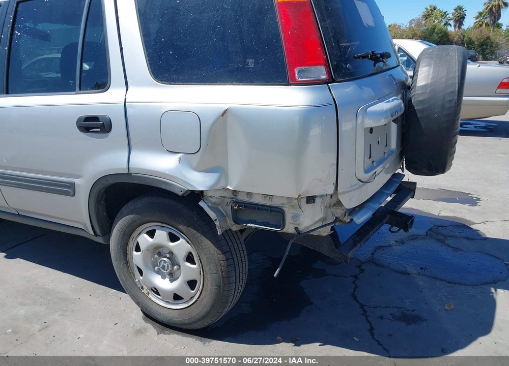 1998 HONDA CR-V LX VIN: JHLRD1843WC059322