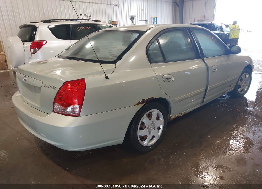 2004 HYUNDAI ELANTRA GLS/GT VIN: KMHDN46D34U875524