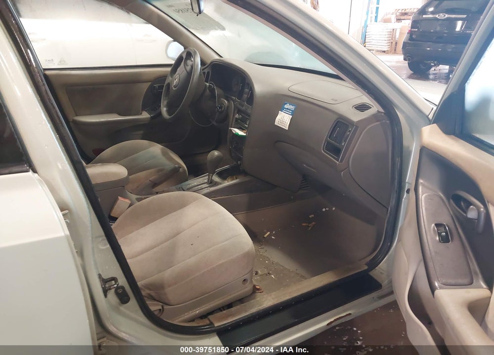 2004 HYUNDAI ELANTRA GLS/GT VIN: KMHDN46D34U875524