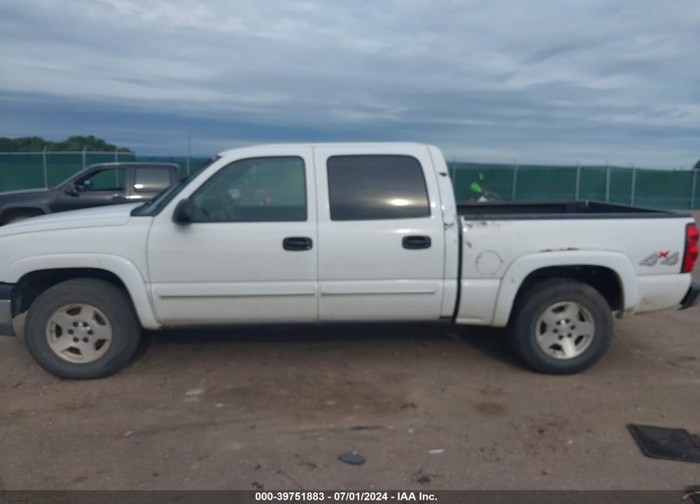 2005 CHEVROLET SILVERADO 1500 LS VIN: 2GCEK13T651371185