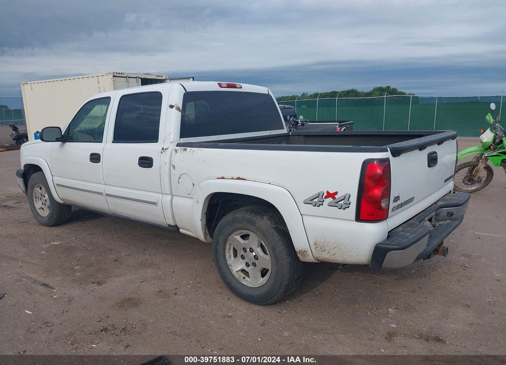 2005 CHEVROLET SILVERADO 1500 LS VIN: 2GCEK13T651371185