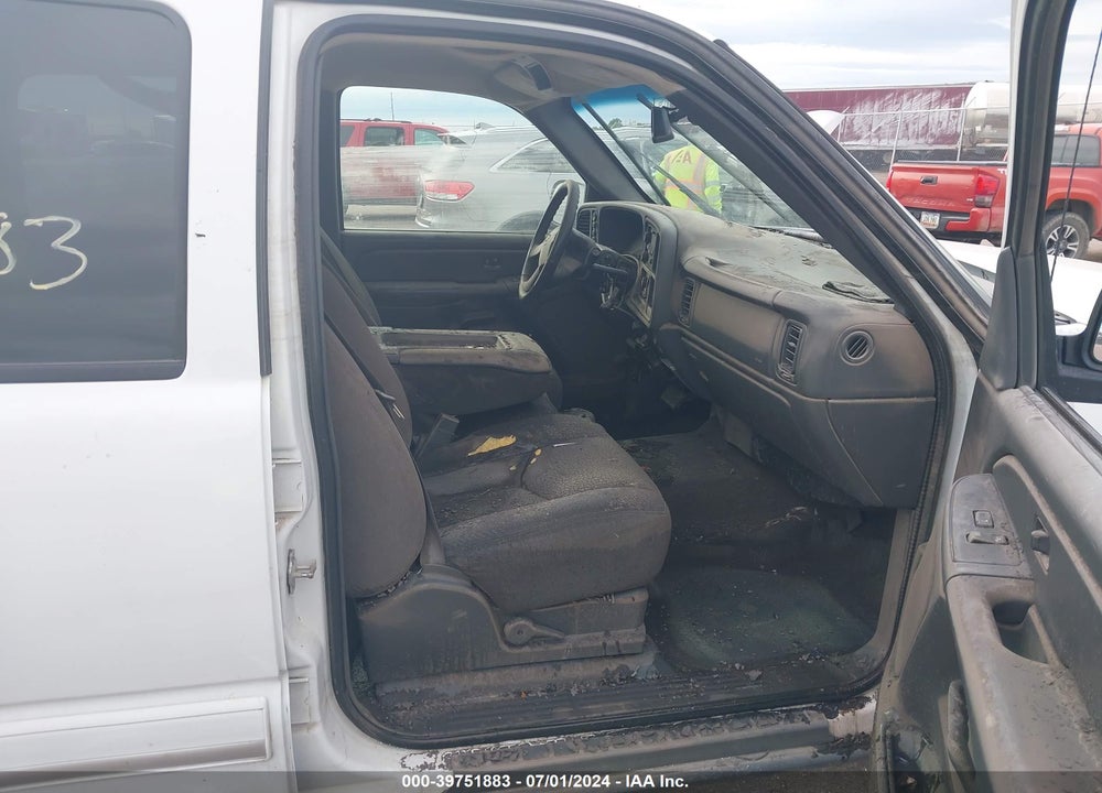 2005 CHEVROLET SILVERADO 1500 LS VIN: 2GCEK13T651371185