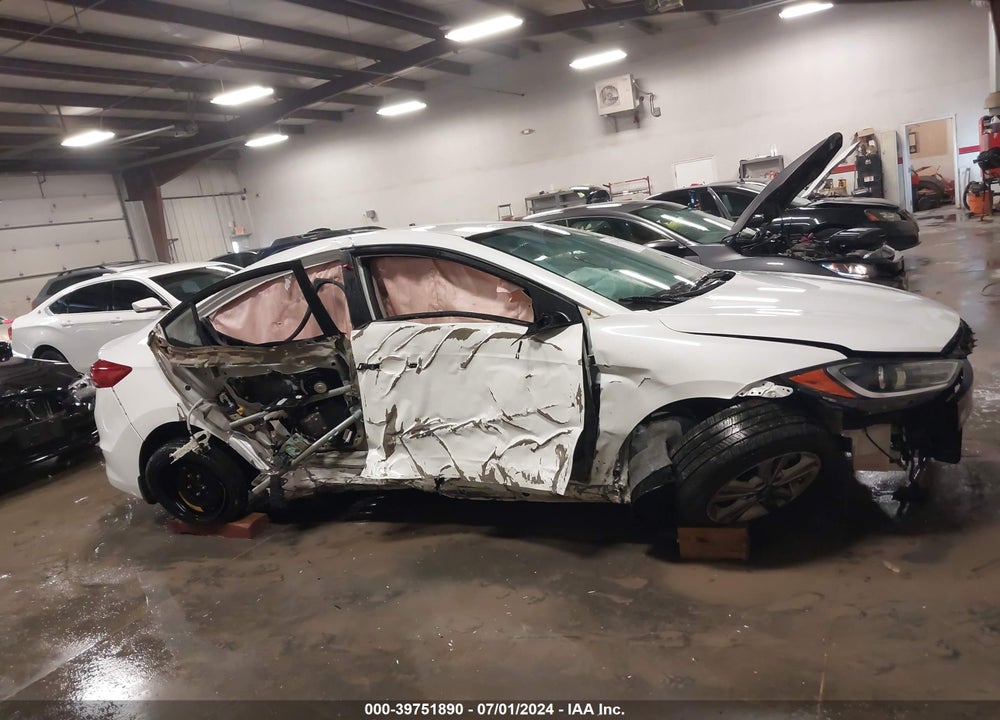 2017 HYUNDAI ELANTRA SE VIN: 5NPD84LF8HH198505