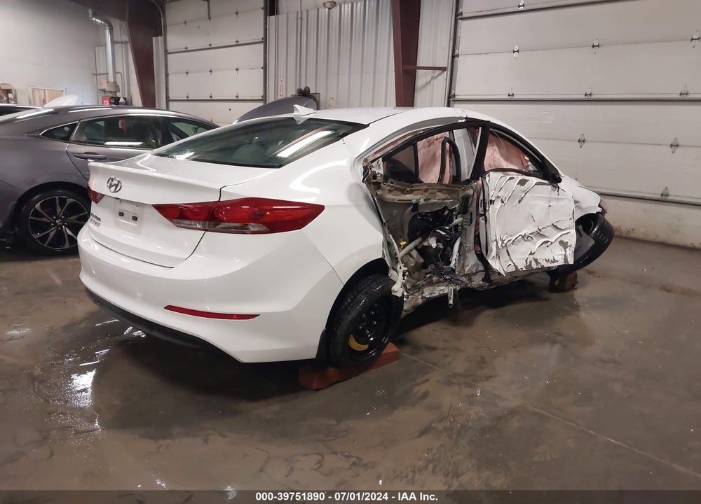 2017 HYUNDAI ELANTRA SE VIN: 5NPD84LF8HH198505