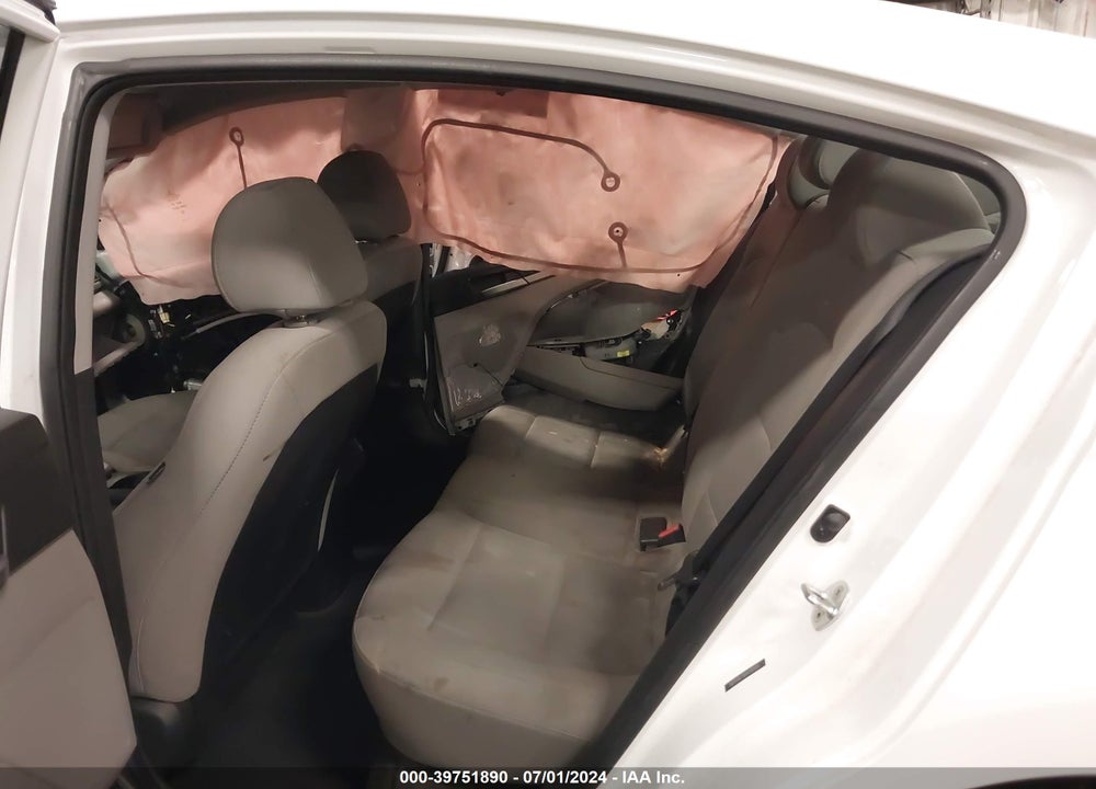 2017 HYUNDAI ELANTRA SE VIN: 5NPD84LF8HH198505