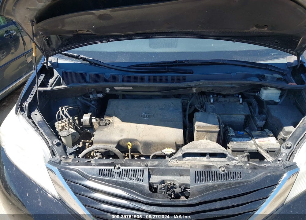 2013 TOYOTA SIENNA LE V6 8 PASSENGER VIN: 5TDKK3DC6DS334822