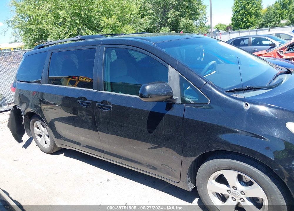 2013 TOYOTA SIENNA LE V6 8 PASSENGER VIN: 5TDKK3DC6DS334822