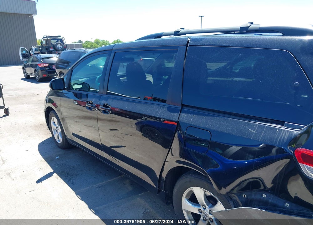 2013 TOYOTA SIENNA LE V6 8 PASSENGER VIN: 5TDKK3DC6DS334822