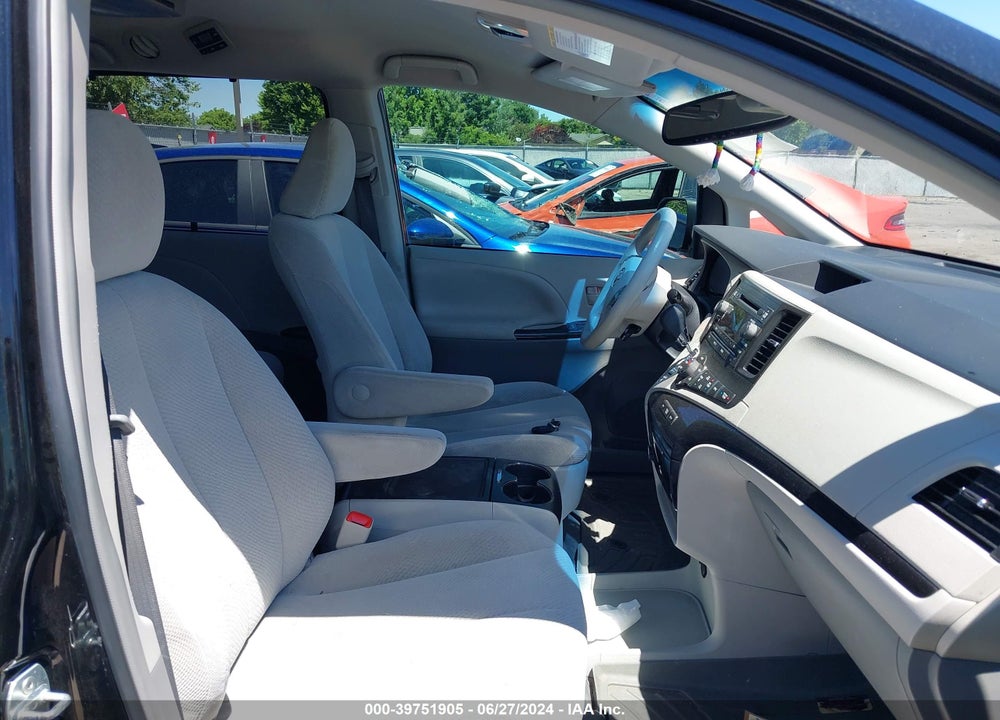 2013 TOYOTA SIENNA LE V6 8 PASSENGER VIN: 5TDKK3DC6DS334822