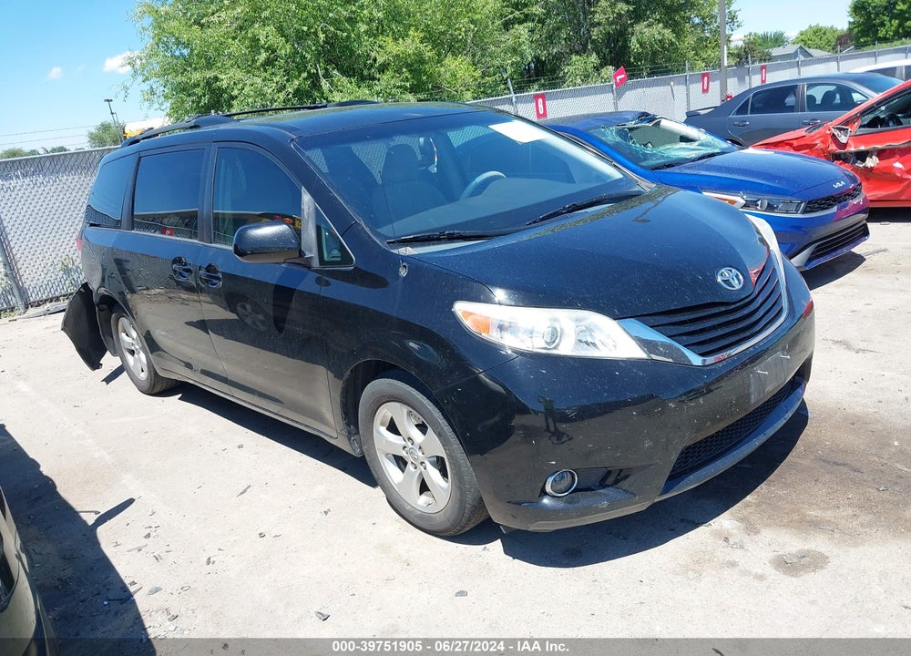 2013 TOYOTA SIENNA LE V6 8 PASSENGER VIN: 5TDKK3DC6DS334822