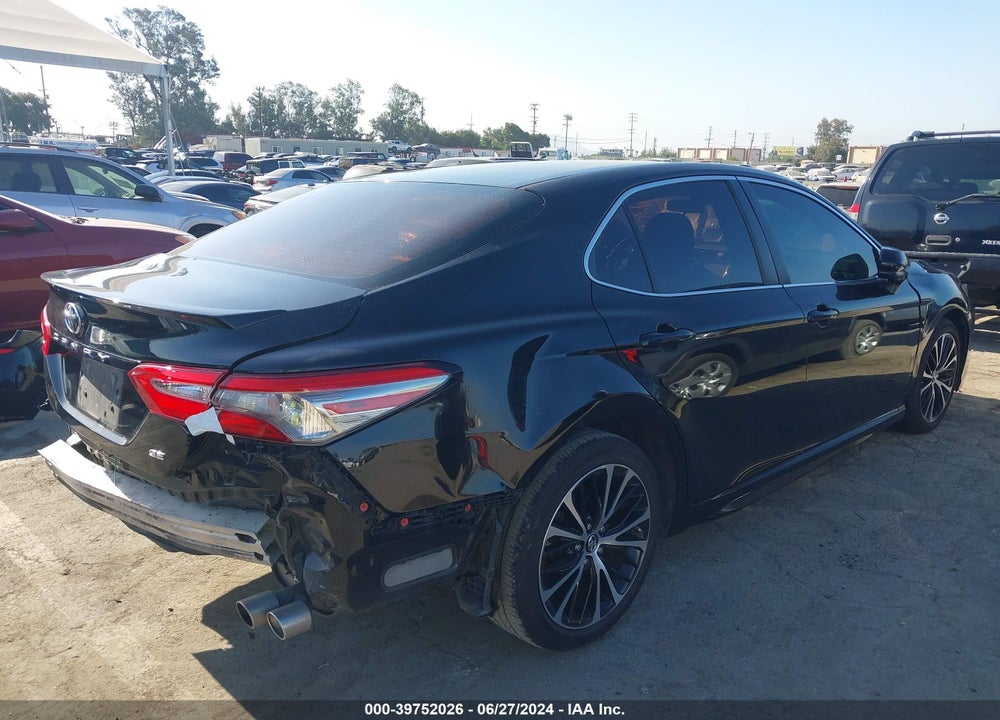 2018 TOYOTA CAMRY SE VIN: 4T1B11HK4JU099686