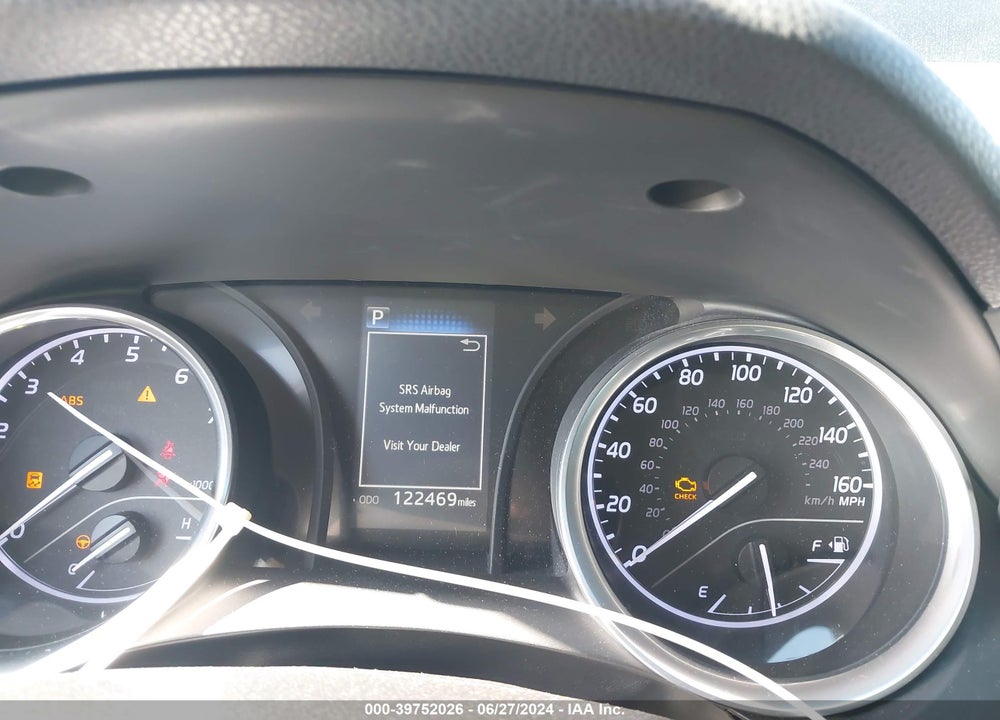 2018 TOYOTA CAMRY SE VIN: 4T1B11HK4JU099686