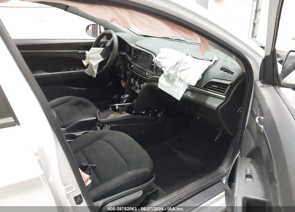 2019 HYUNDAI ELANTRA SE VIN: 5NPD74LF8KH471209