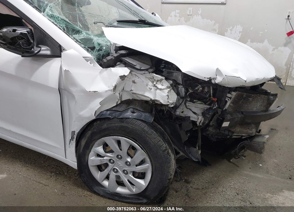 2019 HYUNDAI ELANTRA SE VIN: 5NPD74LF8KH471209