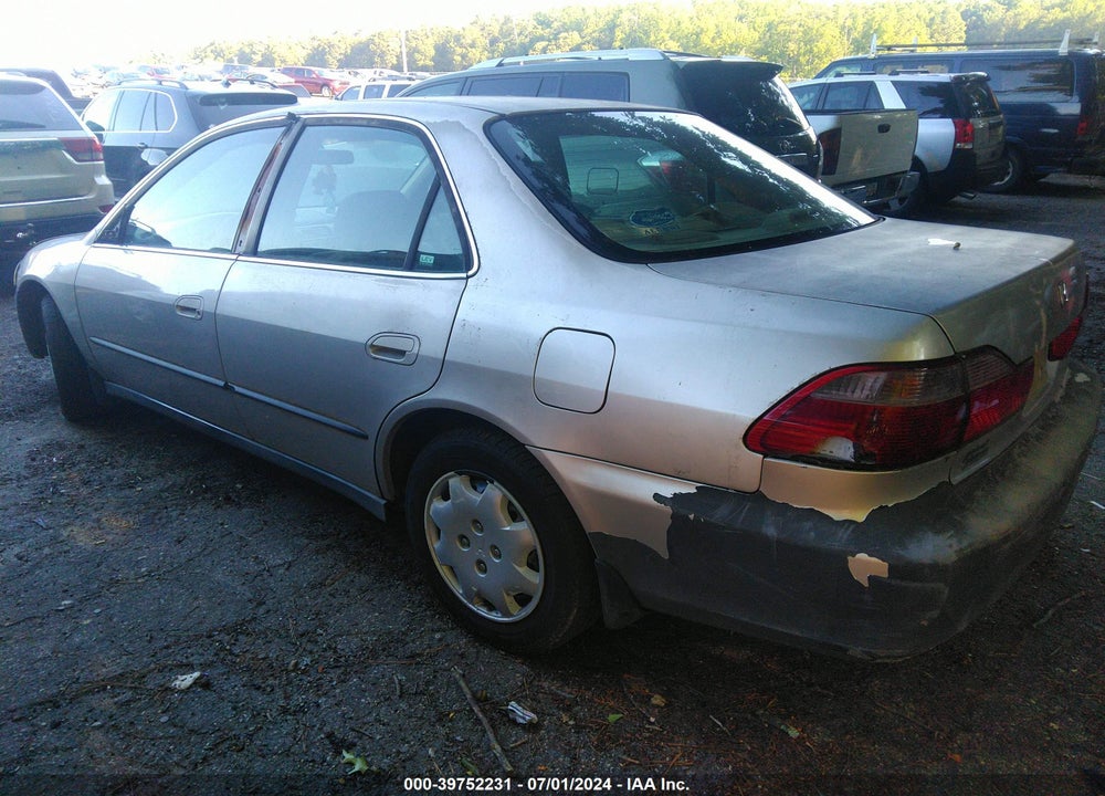 1998 HONDA ACCORD LX VIN: 1HGCG5648WA066705
