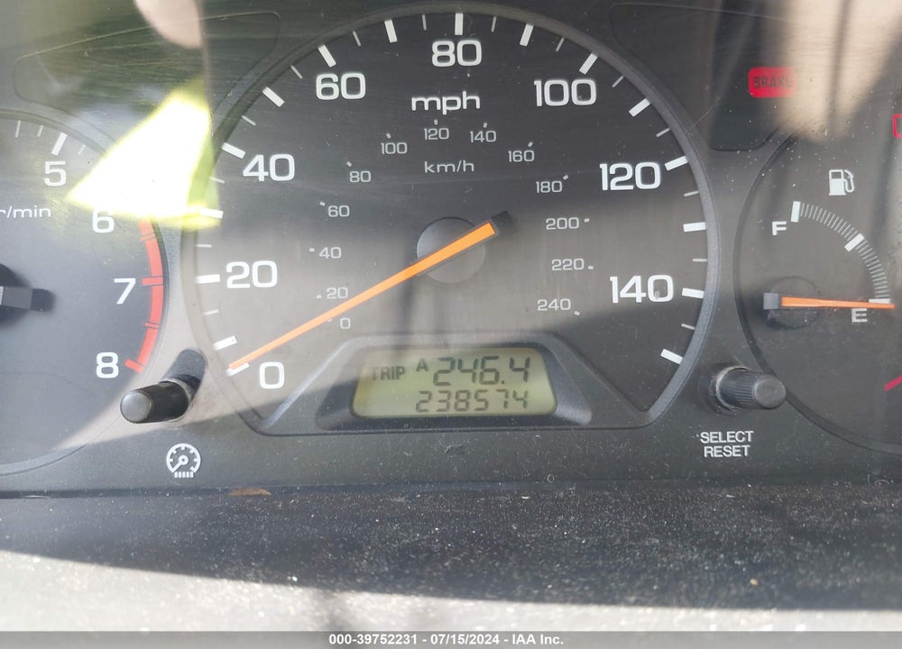 1998 HONDA ACCORD LX VIN: 1HGCG5648WA066705