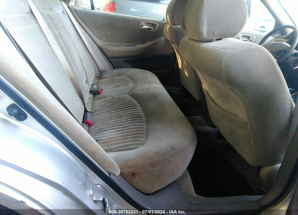1998 HONDA ACCORD LX VIN: 1HGCG5648WA066705