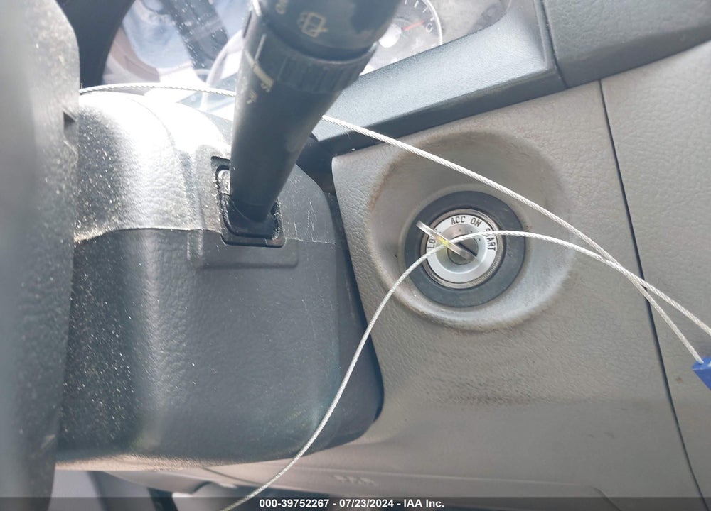 2007 KIA SORENTO LX VIN: KNDJC736075677678