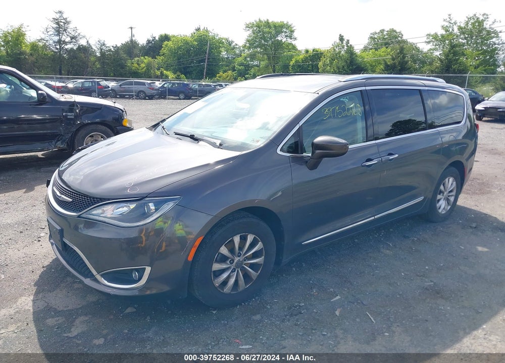 2018 CHRYSLER PACIFICA TOURING L VIN: 2C4RC1BG1JR115356