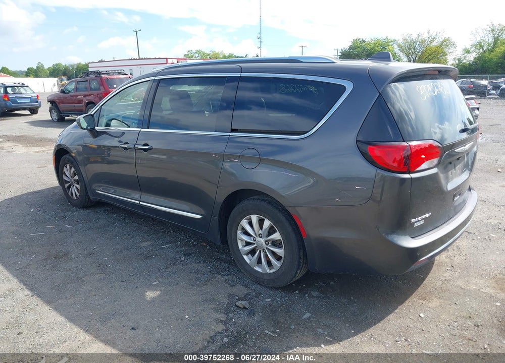 2018 CHRYSLER PACIFICA TOURING L VIN: 2C4RC1BG1JR115356