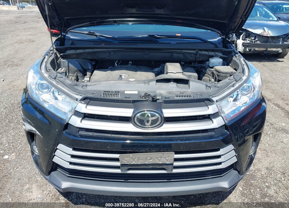 2019 TOYOTA HIGHLANDER XLE VIN: 5TDJZRFH9KS625136