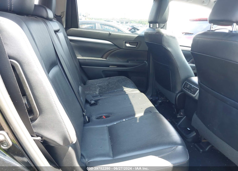 2019 TOYOTA HIGHLANDER XLE VIN: 5TDJZRFH9KS625136