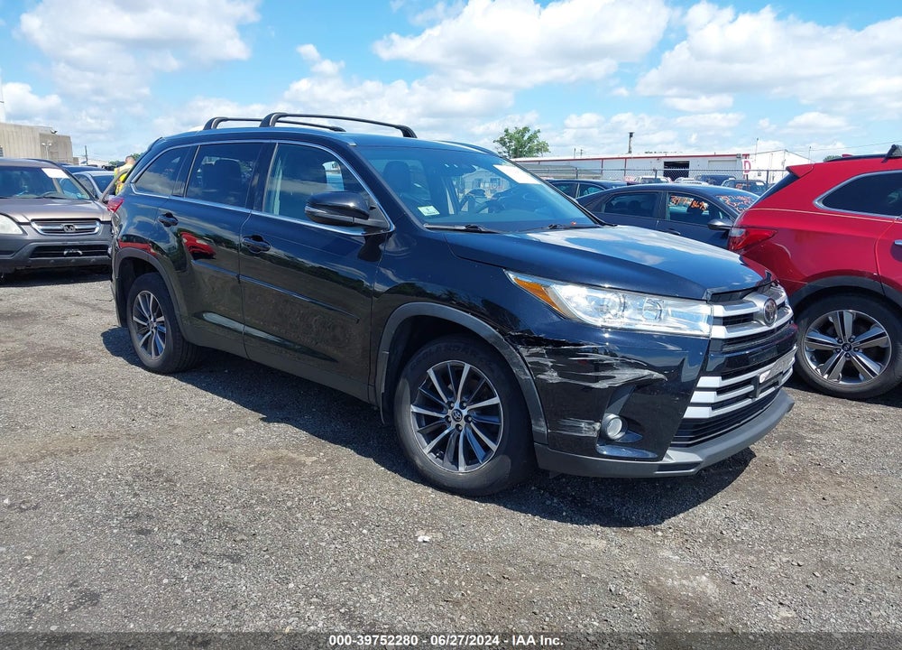 2019 TOYOTA HIGHLANDER XLE VIN: 5TDJZRFH9KS625136
