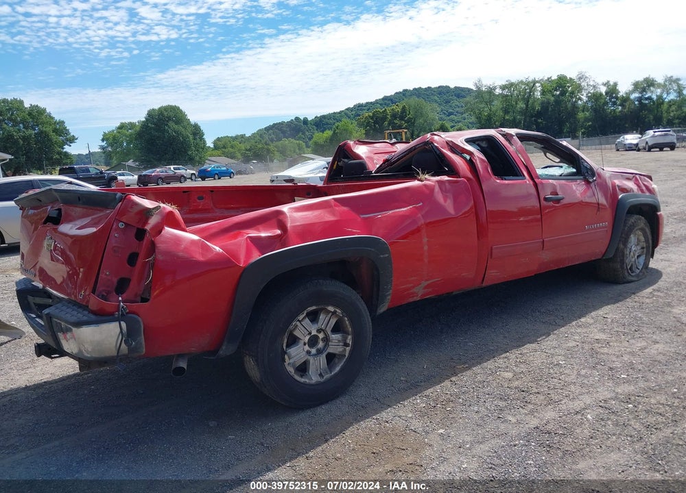 2011 CHEVROLET SILVERADO 1500 LT VIN: 1GCRKSE01BZ460112